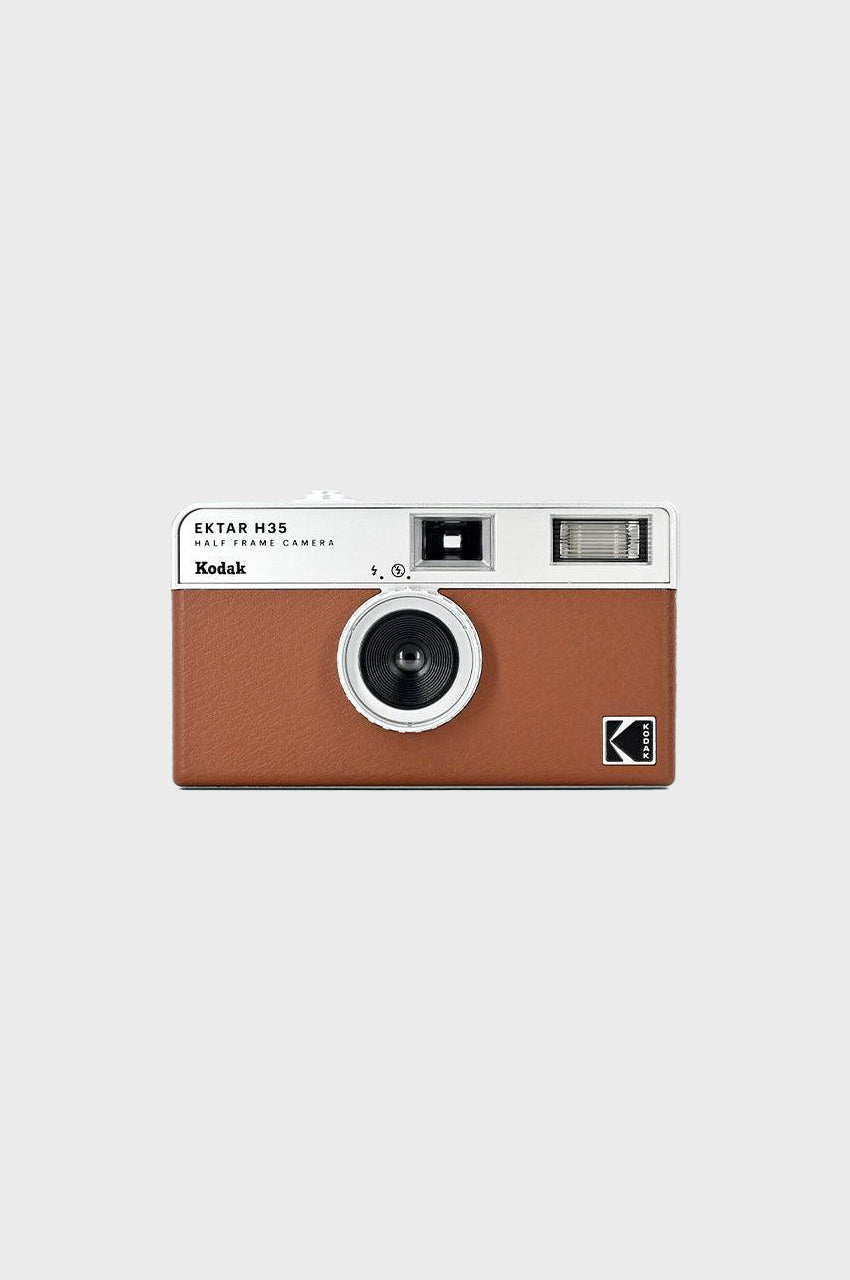 Kodak H35 Brown + Fujifilm 400 + Pilas AAA