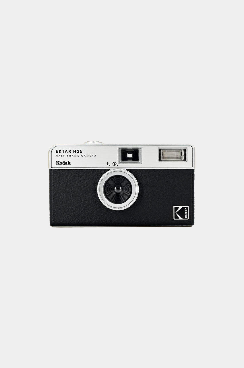 Kodak H35 Black + Fujifilm 400 + Pilas AAA