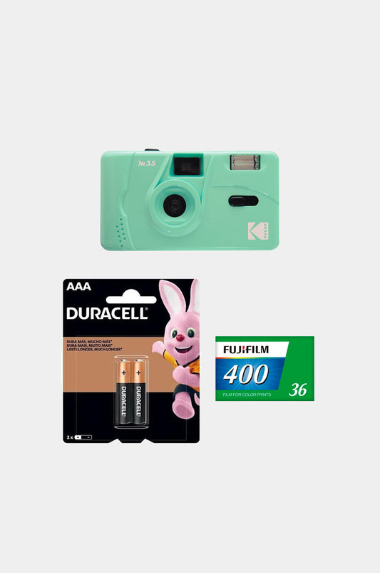 Cámara M35 Menta + Fuji 400 36 exp + Pilas AAA
