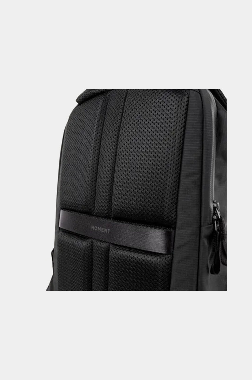 Moment Everything Backpack 17L - Black