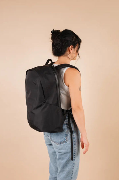 Moment Everything Backpack 21L Overnight - Black